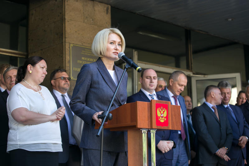 Виктория Абрамченко поздравила студентов и преподавателей МИИГАиК с Днем знаний