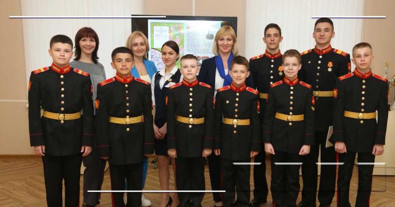 Издание «Имена героев на карте России» передано тверским Росреестром в дар Тверскому суворовскому военному училищу