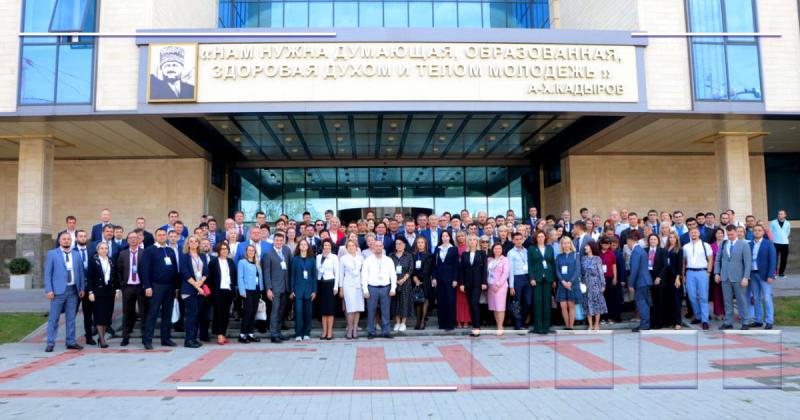 Специалисты Госкомрегистра изучили практический опыт других регионов РФ в сфере геоинформационных технологий и проведения комплексных кадастровых работ