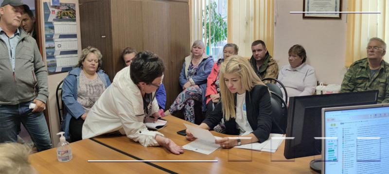 Жители села Териберка получили консультацию у Росреестра