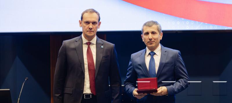 Поздравляем с государственной наградой!