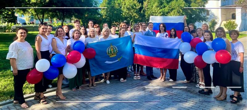 Управление Росреестра по Астраханской области поздравляет с Днем Государственного флага России