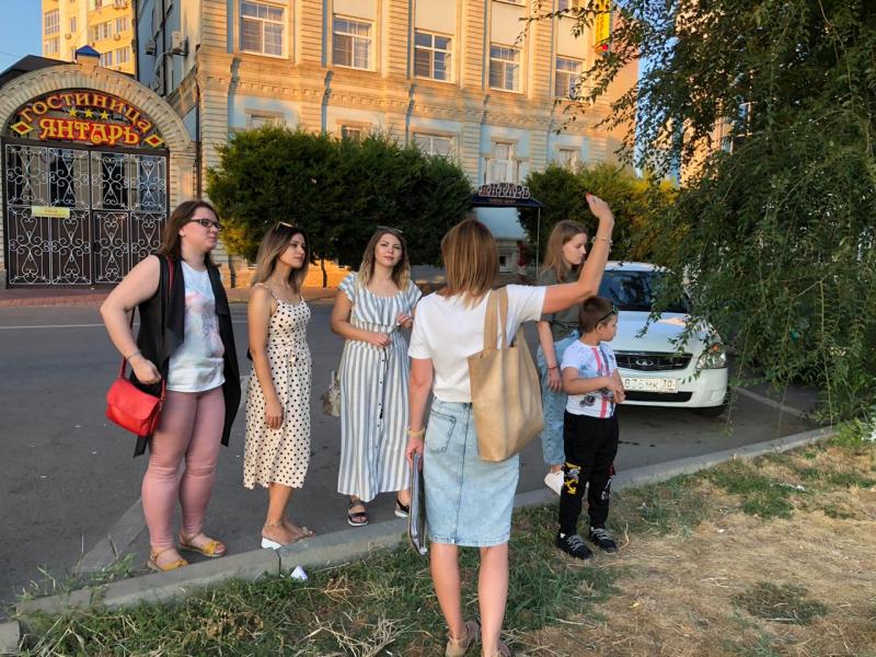 В преддверии дня города, представители Молодежного совета посетили экскурсию «Красивые дома вдоль кутума»
