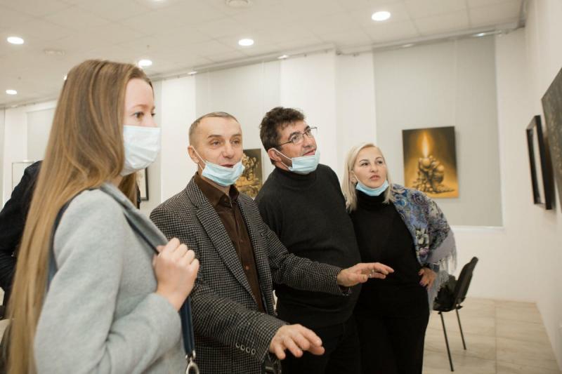 Приморский художник приглашает гостей на персональную выставку